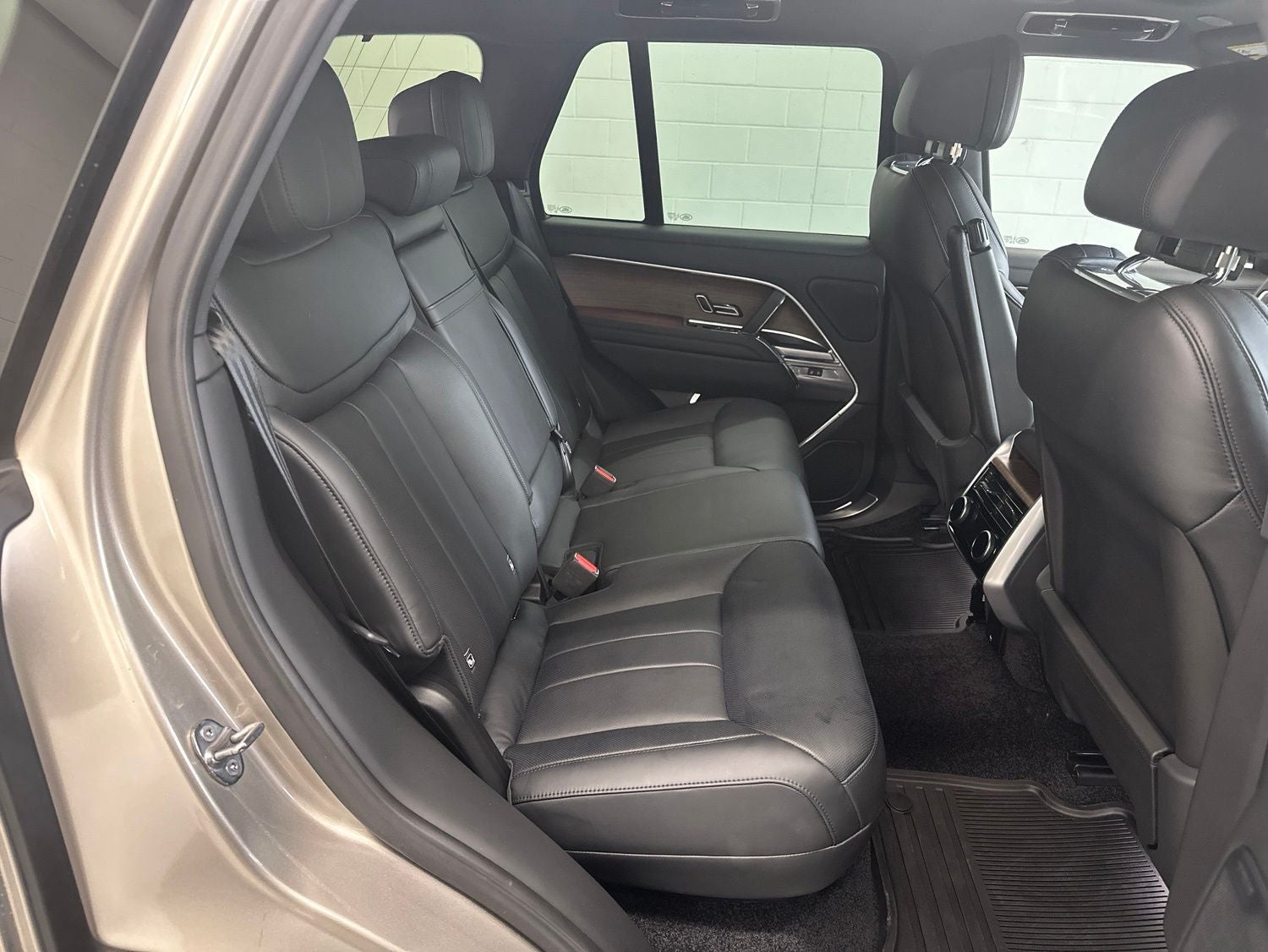 2025 Land Rover Range Rover SE