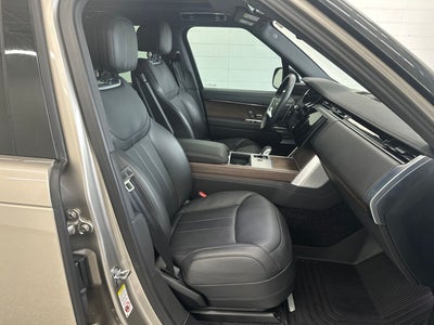 2025 Land Rover Range Rover SE