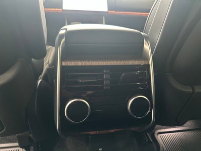 2025 Land Rover Range Rover SE