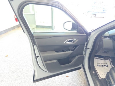 2025 Land Rover Range Rover Velar Dynamic SE