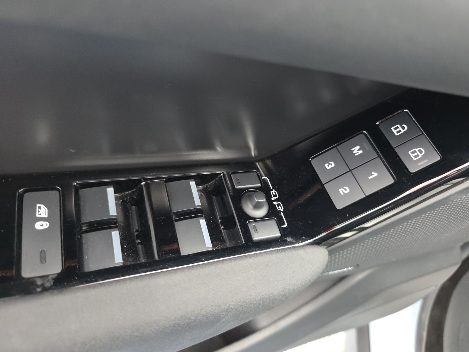 2025 Land Rover Range Rover Velar Dynamic SE