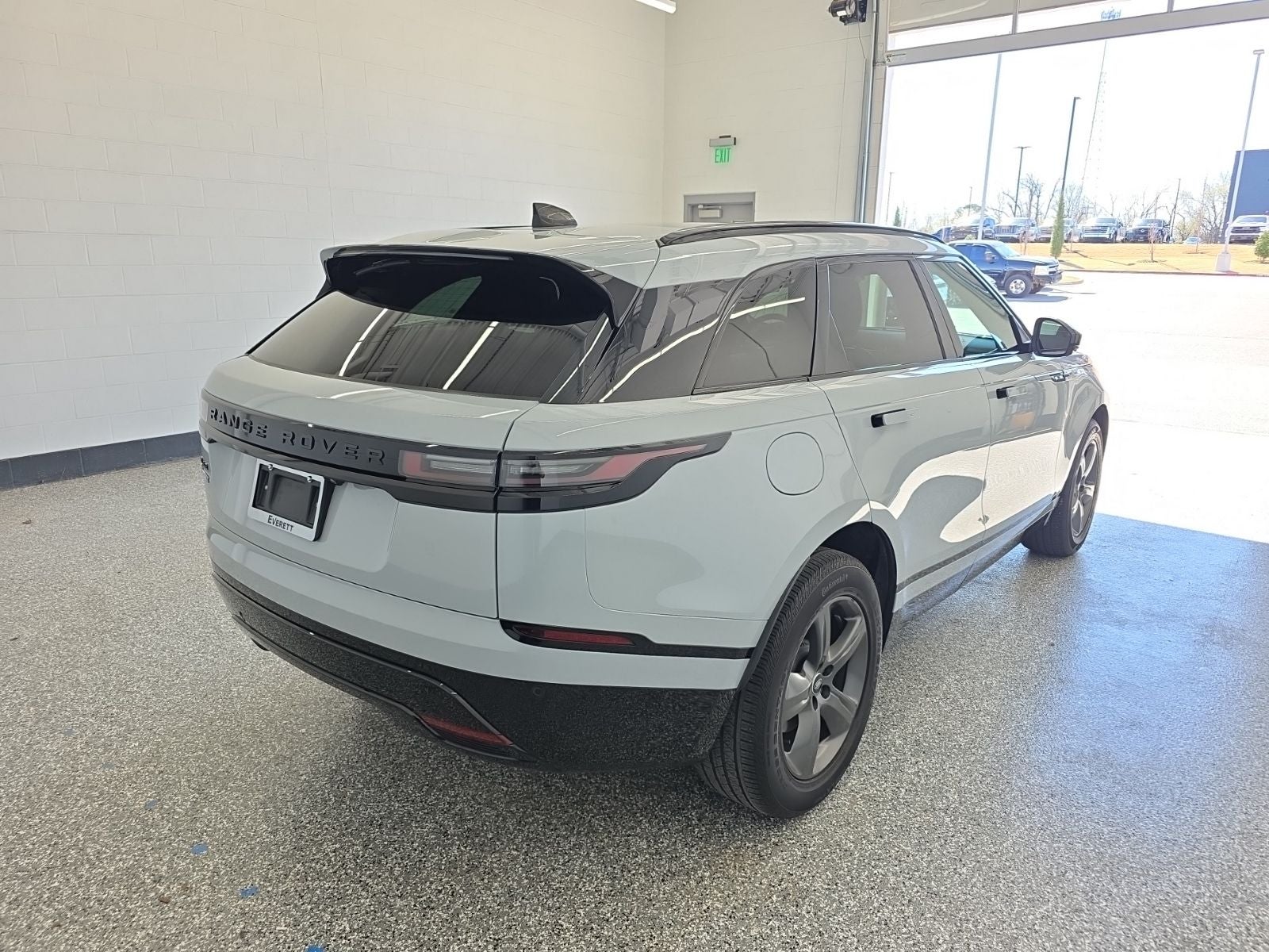 2025 Land Rover Range Rover Velar Dynamic SE