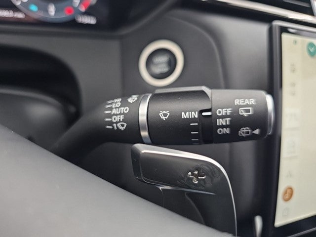 2025 Land Rover Range Rover Velar Dynamic SE