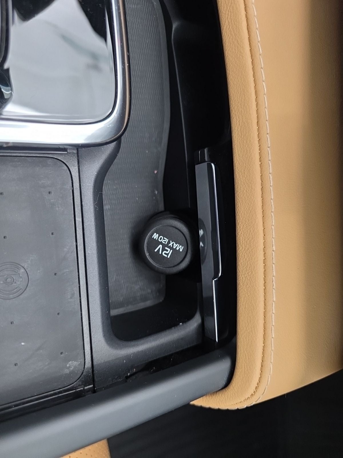 2021 Volvo XC90 Recharge Plug-In Hybrid T8 Inscription 7 Passenger