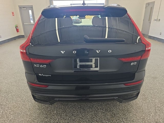 2023 Volvo XC60 B5 Plus Dark Theme